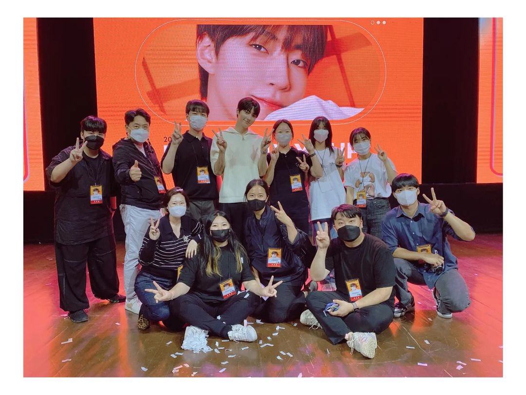 InYoup_Latam's tweet photo. [IG | 25.09.22]

@/ writer_bori y @/ trista0323 actualización en su instagram junto a Hwang InYoup

«2022 HWANG IN YOUP primer fanmeeting 👋
🇰🇷🇸🇬🇮🇩🇹🇭🇵🇭»

🔗: https://t.co/vjnP8T7Wo5
🔗: https://t.co/4sd6fHDYuN

#HwangInYoup #HIY #황인엽 #ฮวังอินยอบ #ファンイニョプ https://t.co/je8iqagf8f