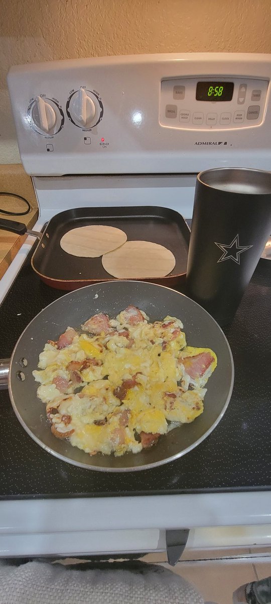 David_G60's tweet image. Good morning coffee and breakfast bacon and eggs tacos, tgif