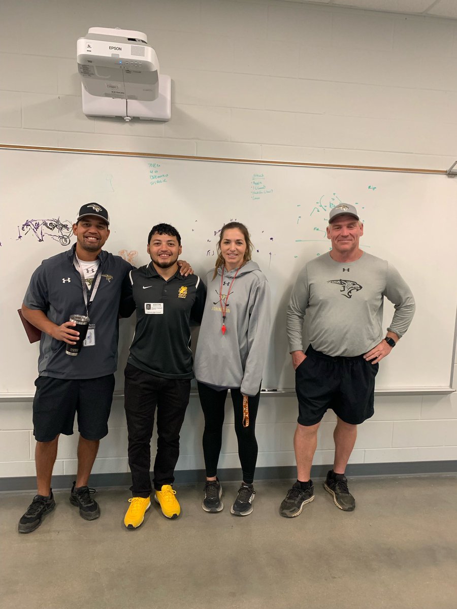 VincentCampos03's tweet photo. Had the amazing opportunity of speaking this morning at Buda Johnson High school FCA! What a tremendous group of kids and community being made through Christ! 💛 #IdentityDriven #Ao1 https://t.co/MxNLzsxNik
