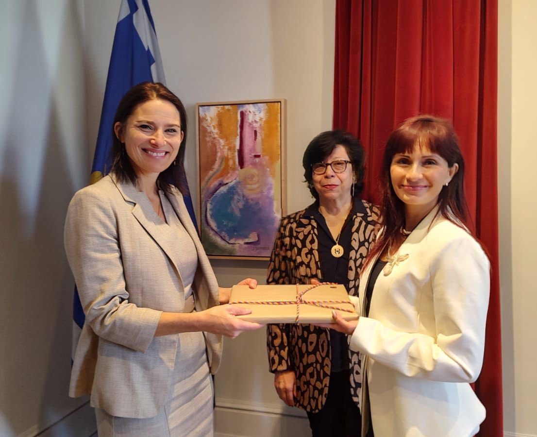 La <a href="/ColEmbCanada/">Embajada de Colombia en Canadá</a> effectue la 1ère visite de travail au niveau provincial au #Québec avec de hautes autorités et des alliés stratégiques pour discuter de projets conjoints en commerce, culture, éducation et promotion de la communauté colombienne🇨🇴
<a href="/CancilleriaCol/">Cancillería Colombia</a>
<a href="/MRIF_Quebec/">Relations internationales du Québec</a>