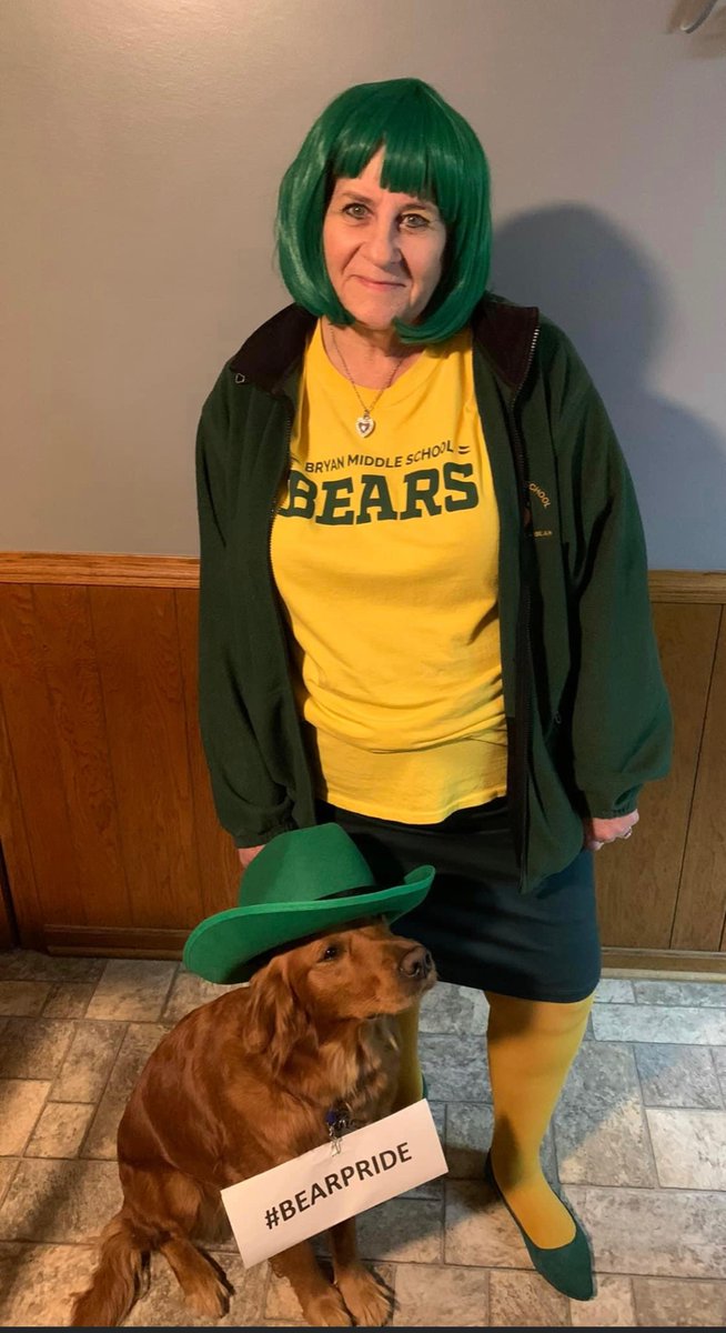 OPS_BryanMiddle's tweet photo. Green and Gold Day- Gracie is participating again 💚💛 #BearPride https://t.co/XKOoWu3jji