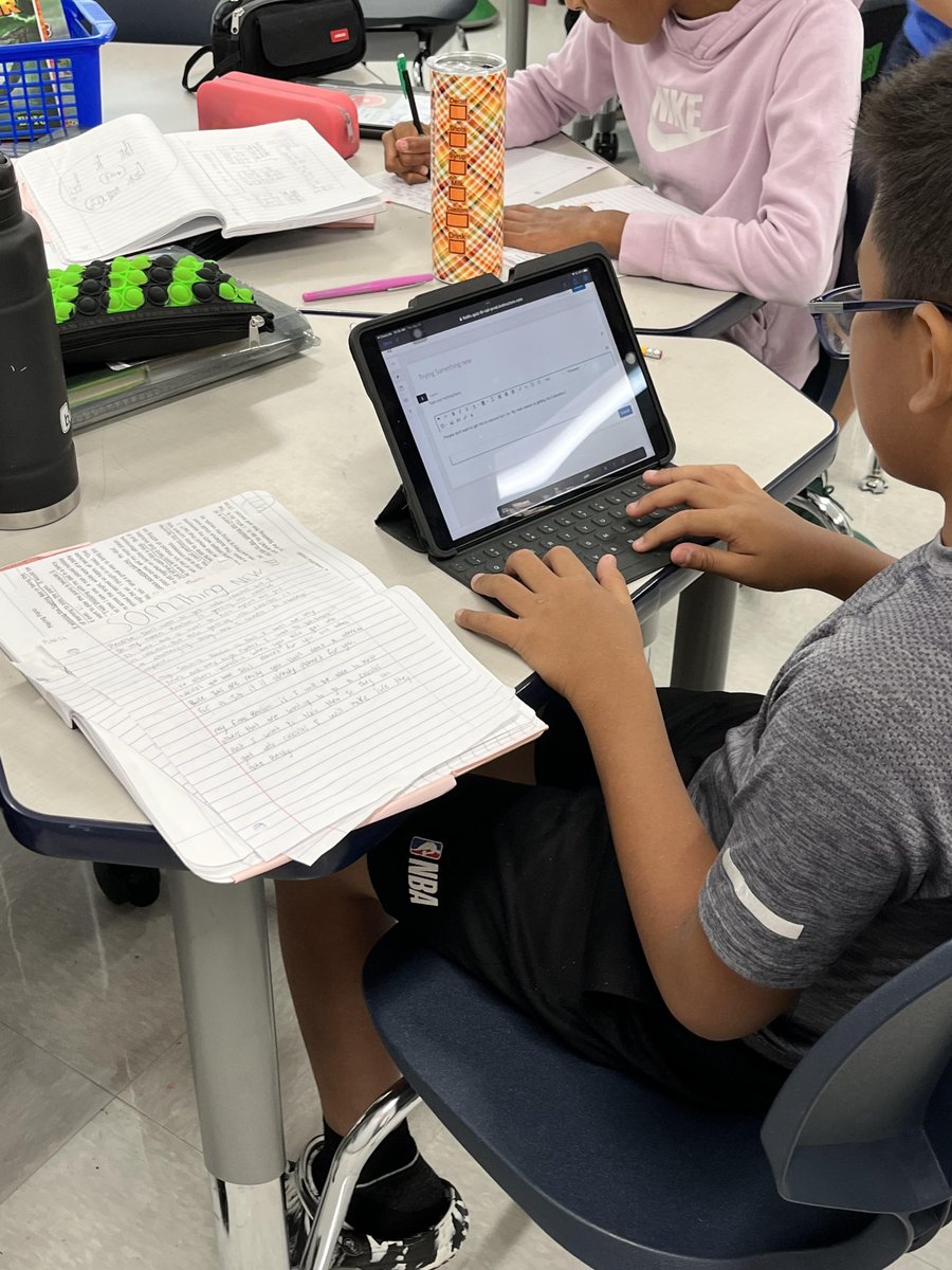 GorescuFrench's tweet photo. Mrs. French's class is typing their revised informational drafts for peer review! Vickery kids are a tough, but kind peer review panel! #vickerywrites #ilovevickery https://t.co/7dQSieKzEh