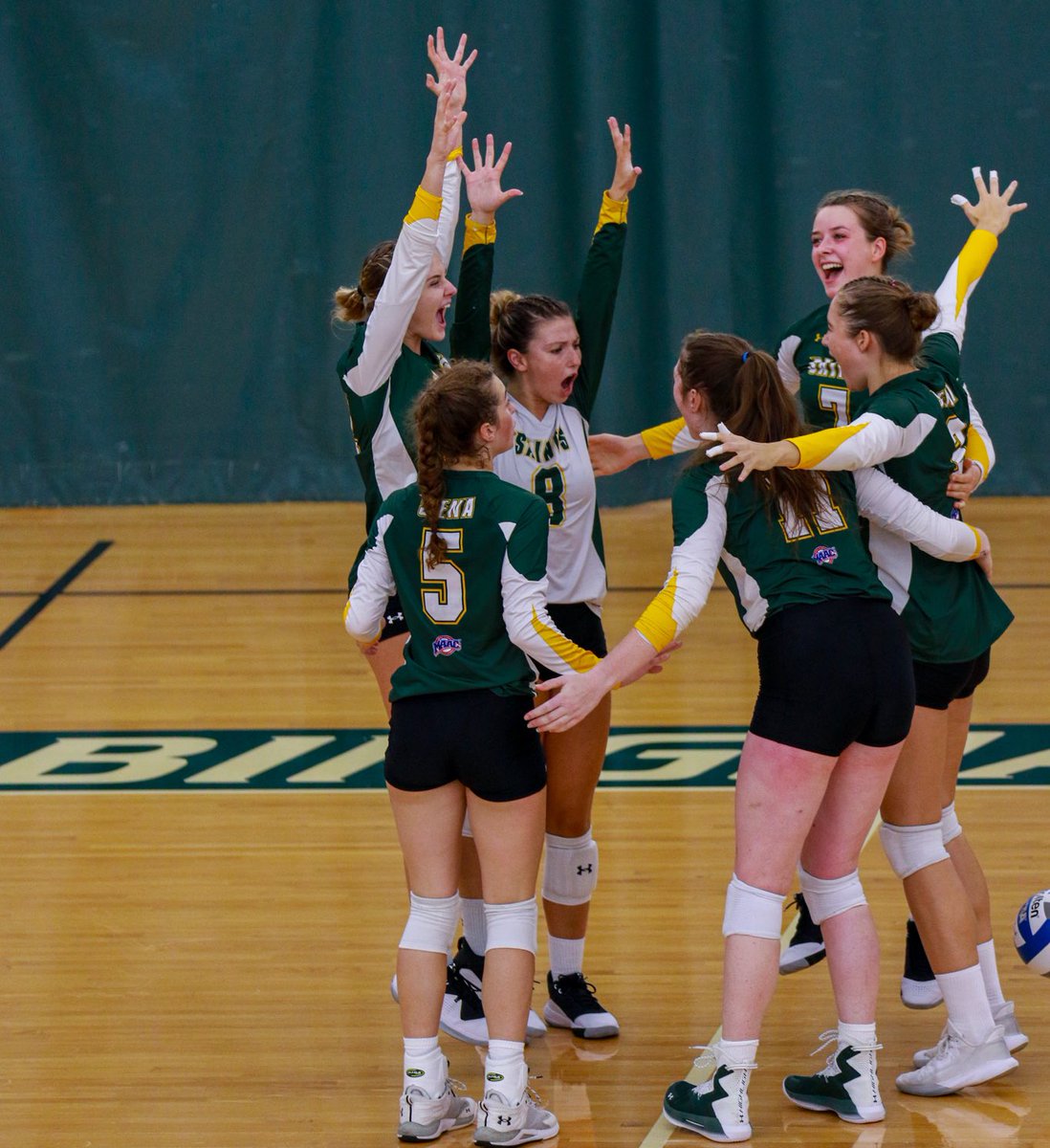 MetroConfSports's tweet photo. #TFW the weekend’s here! 🗣

#MAACSports https://t.co/8K5zAZ7VEk