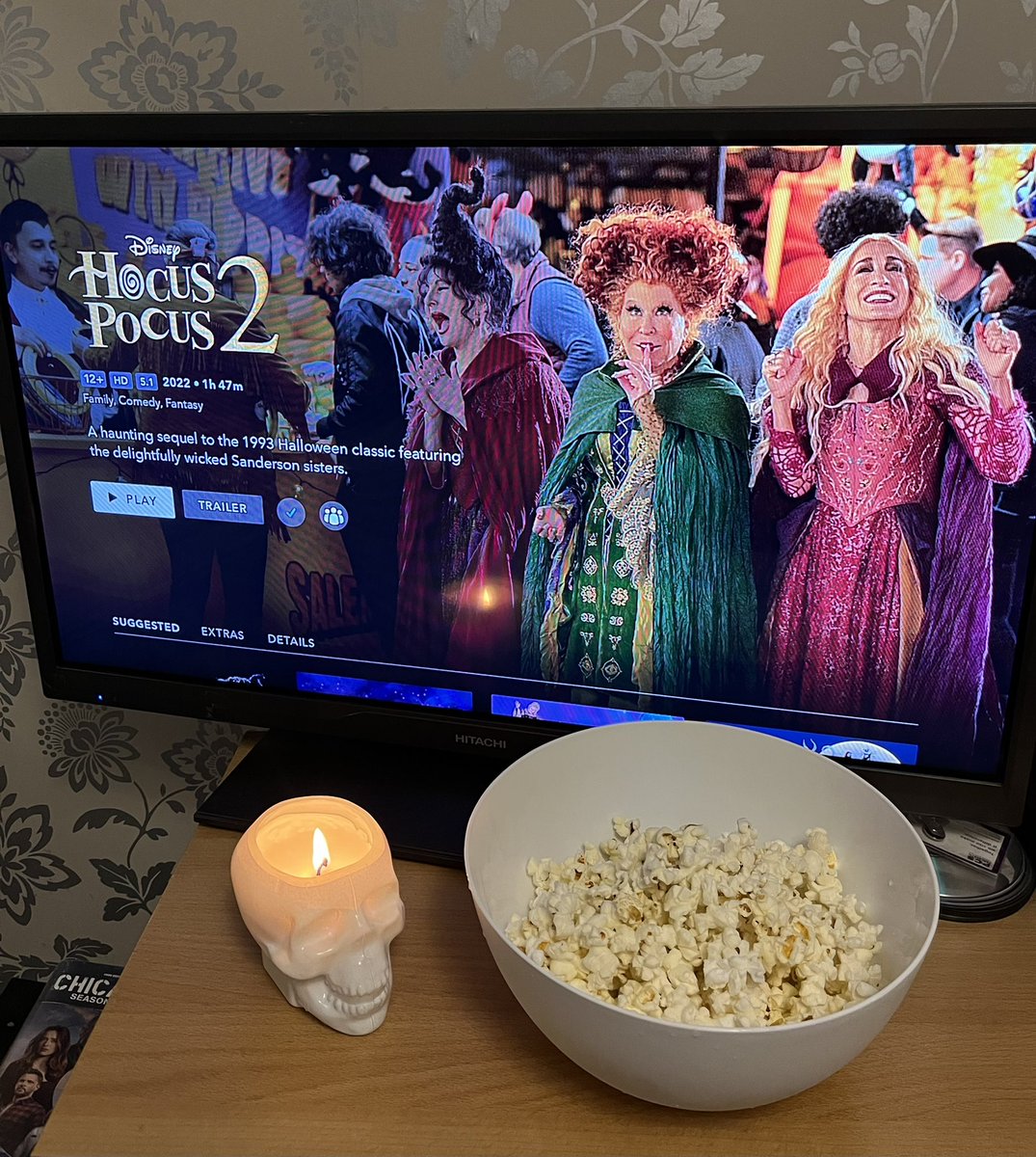 Dubaflub19's tweet photo. So excited for this 😆💜 #HocusPocus2 #excited #NursesDayOff #Chill https://t.co/TQZuUjVdP0