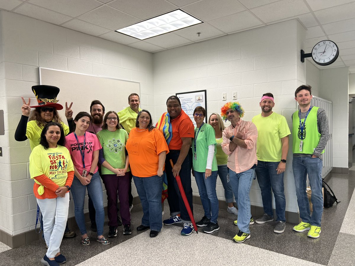 Science is glowing for our last school day in #Homecoming2022

<a href="/RiversideLCPS/">Riverside HS</a> 
<a href="/RiversideHS_SCA/">RiversideSCA</a>
