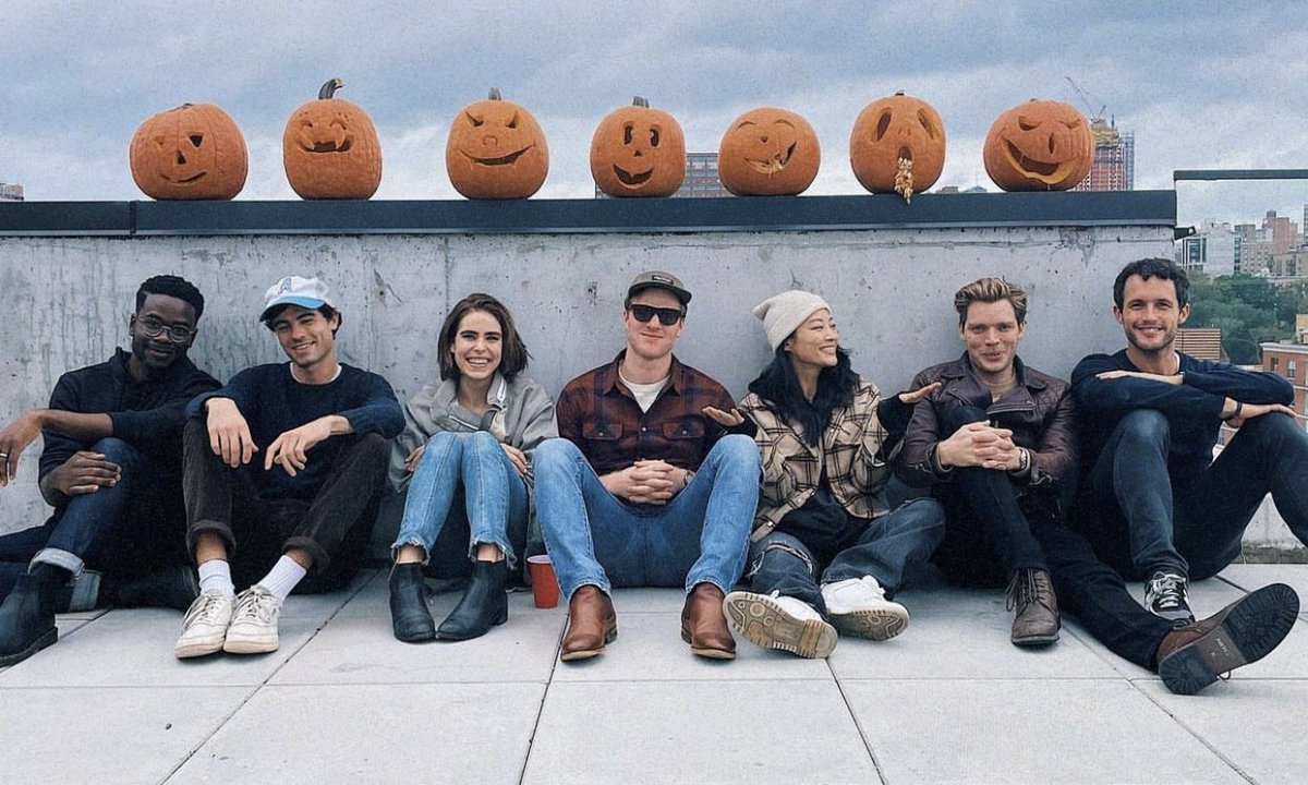 freiderikipsy's tweet photo. This super talented cast! Let them spend another Halloween in New York filming #PartnerTrack season 2!!!!♥️ https://t.co/SrNNGJVAKa