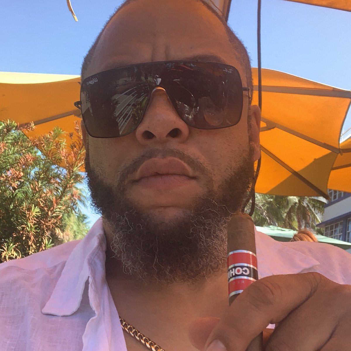 33TrapGod's tweet photo. South Beach one of my favorite places stg #takemeback #fresh #cohibas https://t.co/hDGyBsPlYx
