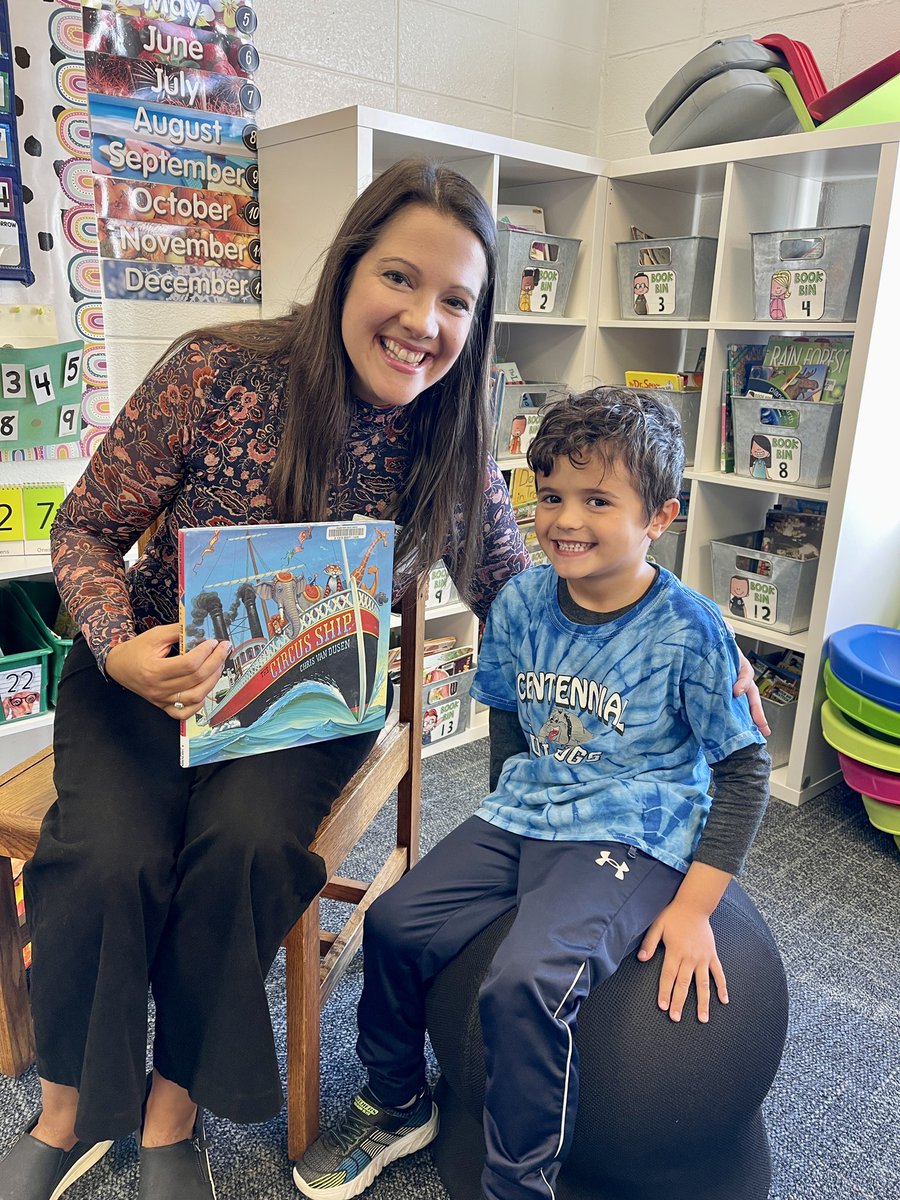 KristynSoldan's tweet photo. Our first mystery reader!!! So great to have parents back in our classrooms! @ctlbulldogs #osd135 https://t.co/wcL64xdjCZ