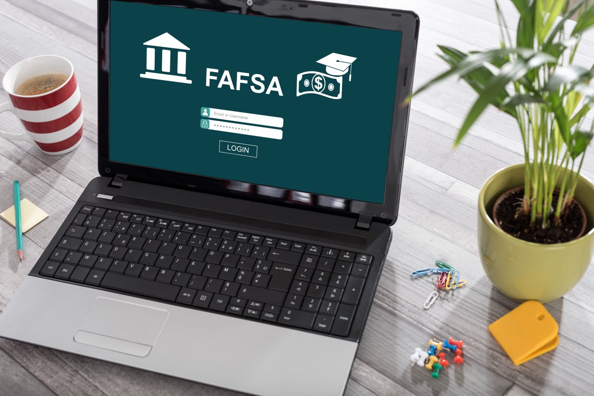 FAFSA opens tomorrow! High school seniors and one parent (of dependent students) will need an FSA ID to apply for aid. Get set up: bit.ly/3CiKSYb #CFNC #CollegePrep #C2C #CountdownToCollege