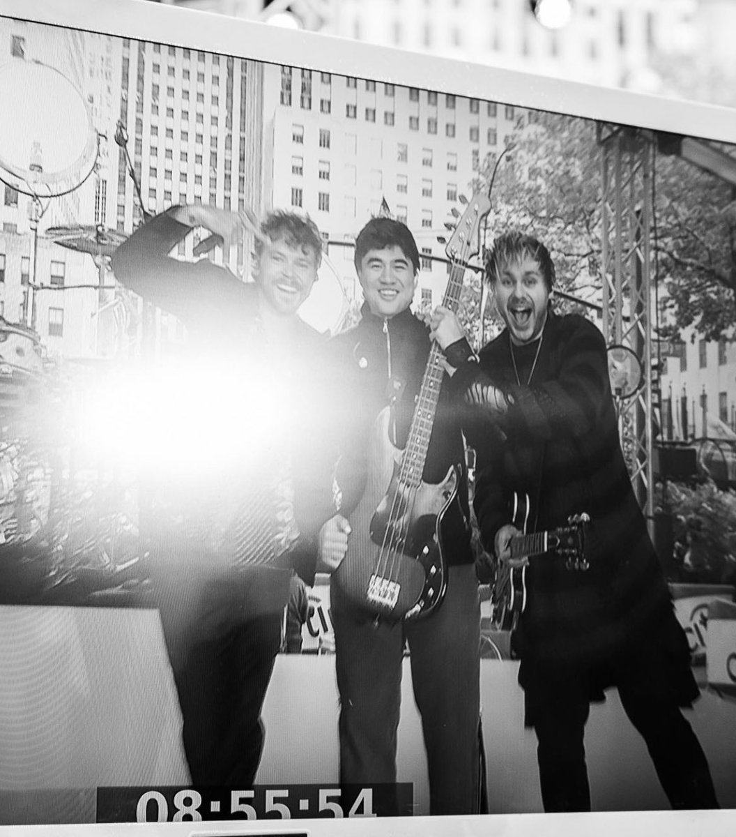 snacosos's tweet image. yes i’m crying, no i don’t wanna talk about it