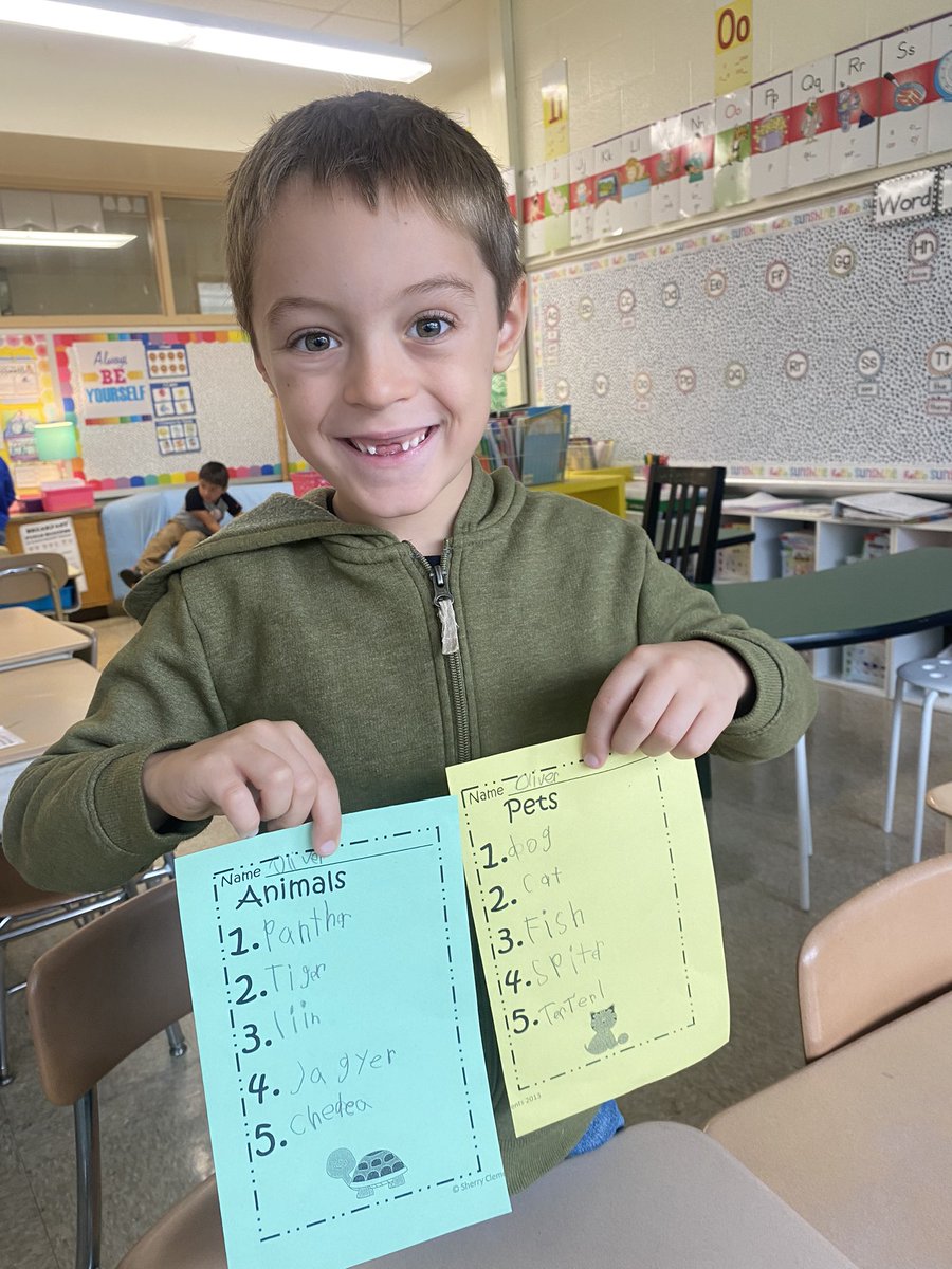 1stgradeMsWaugh's tweet photo. My writing champion of the day!!! ✨ Look at him sounding out those words!! #proudteacher #futureauthor @ChelPapanikos https://t.co/xfmC5SZzTE