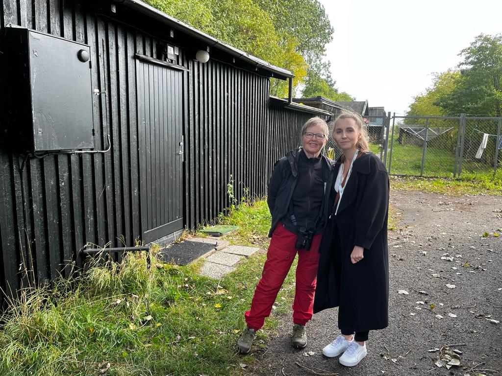 Noelie_mt's tweet photo. Thanks KFV-Skåne (wildlife rescue center) for helping us with our citizen science project #ChemFreeGarden. We are trying to understand how life in urban environments affects wildlife. #hedgehog #research #ecotoxicology 

@kfvskanor @lunduniversity , @cec_lund , @Ciara_M_Dwyer https://t.co/DSdS5yEKgR