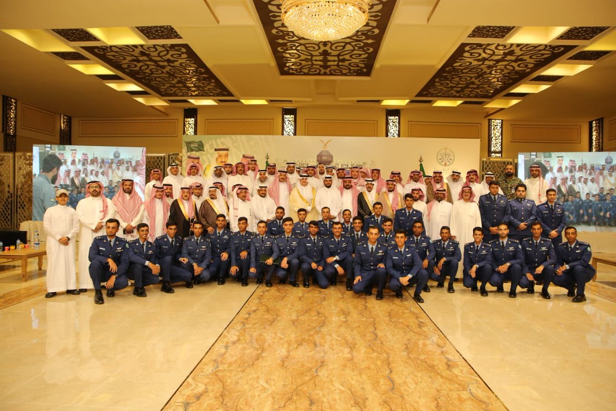 KSAembassyPK's tweet photo. #اسلام_آباد |حضرسعادةسفير #خادم_الحرمين_الشريفين لدى #باكستان أ/نواف سعيد المالكي حفل الملحقية العسكرية بالسفارةوتخريج عدد٢٩طالب من الدورة٩٢والدورة٩٤من مبتعثي القوات الجويةالملكيةالسعودية الذين تخرجوا من أكاديمية القوات الجوية الباكستانية بحضور أولياء أمور الطلبة وعائلاتهم. https://t.co/GzSg3w7WDF