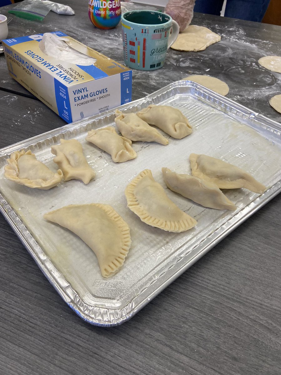 Students in Ms. Peck’s class make homemade empanadas as part of Spanish class and to celebrate Hispanic Heritage Month. <a href="/SyracuseSchools/">Syracuse City School</a> <a href="/hhogle4/">Hugh A. Hogle IV</a> #crew