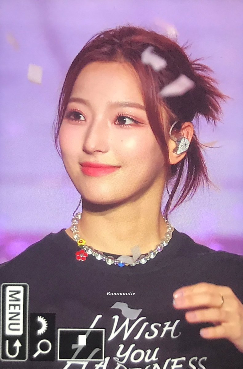 Rommantic0107's tweet photo. 220930 새롬 
너는 내 찬란한 별이니까
#새롬 #이새롬 #Saerom
#프로미스나인 #FROMIS_9 https://t.co/TYNclebO2u