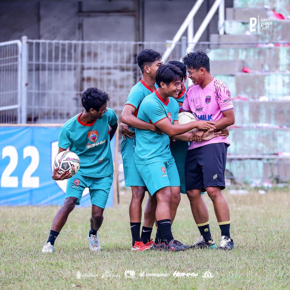 laskarpetir_id's tweet photo. 𝗛-𝟮⚡️

#COLP
#LaskarPetirID
#PersipurPurwodadi https://t.co/MhmPTr8GxC