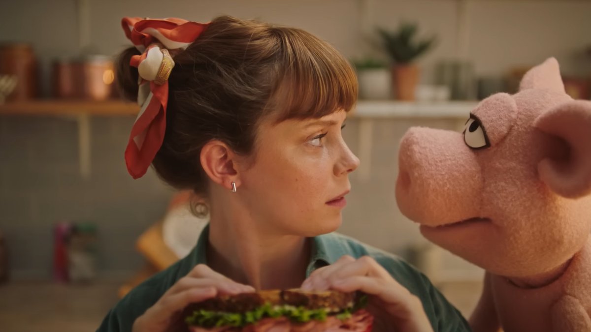 Thinkboxtv's tweet photo. Head over to our #BreakingAds gallery to finish off your week with a bite of creativity. 

It’s now up to date with the latest TV ads out there from @creaturelondon, @aandeddb, @PabloAgency, @SnapLDN, @OctagonUK and @havaslondon 👉 https://t.co/8tChTWCdYK https://t.co/HKHUE1Ijoa