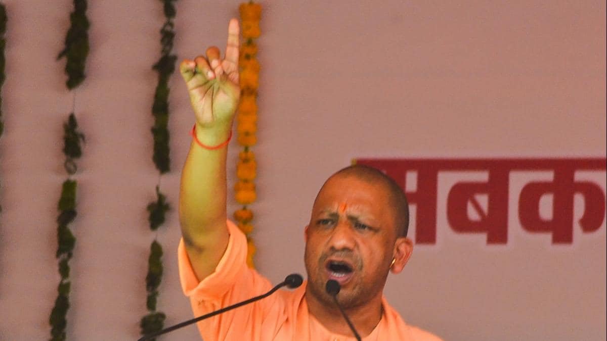 #Mafia raj will not work in Uttar Pradesh Dr.K.Ale Patel is accused of rigging in the recruitment of 69k assistant teachers.
Taking a big action on the infamous #education mafia, #YogiAdityanath ji govt has attached his house located in Mumford Ganj area under the #Gangster Act.