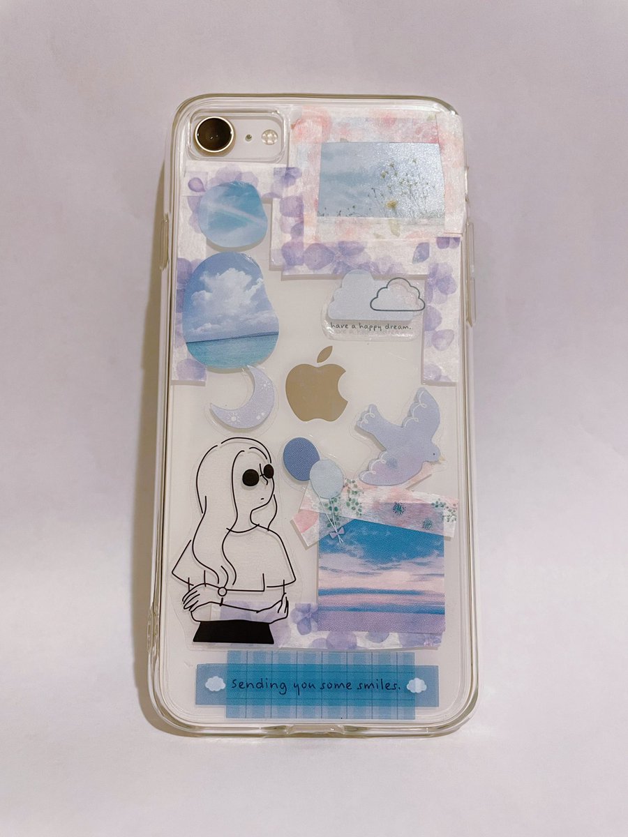 1016_eye's tweet photo. @daiso_50th ★夏のスマホケース★

はじめてスマホを持った娘がダイソーのアイテムを使ってオリジナルケースを楽しくDIYしました♪

●使用した商品●
・iPhone SE用　クリアケース
・フィルムダイカットシール:コラージュスカイ
・マスキングテープY

@daiso_50th
#ダイソーDIYフォトコンテスト #一般部門 https://t.co/mnMV0Ydi5X