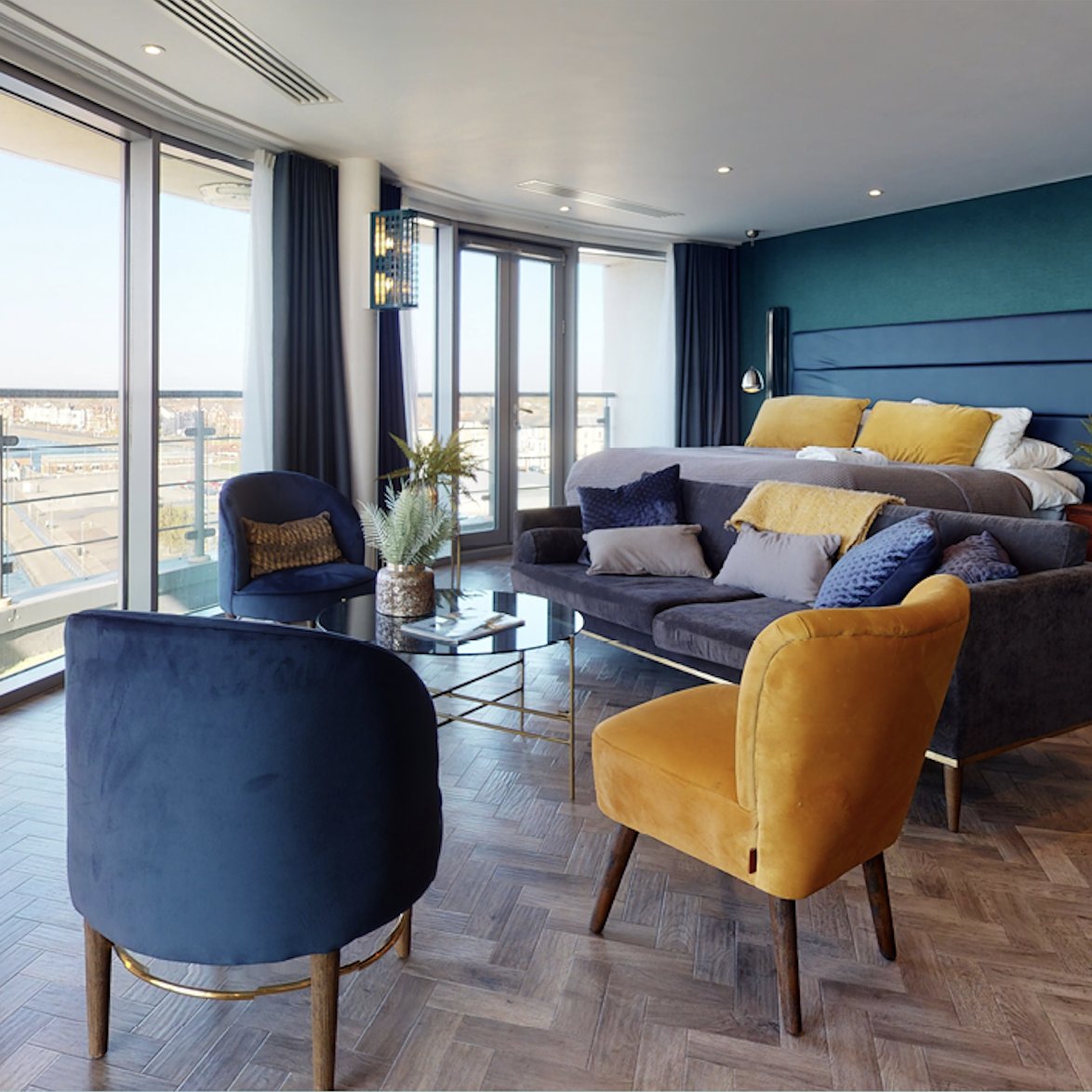 It’s Friday (&amp; payday weekend 🤑) – so why not book a stay at Bliss 👉🏼 bit.ly/3u3mzsz or if you’re feeling super festive – one of our party nights in December 👉🏼 bit.ly/3SppYvW ❄️!