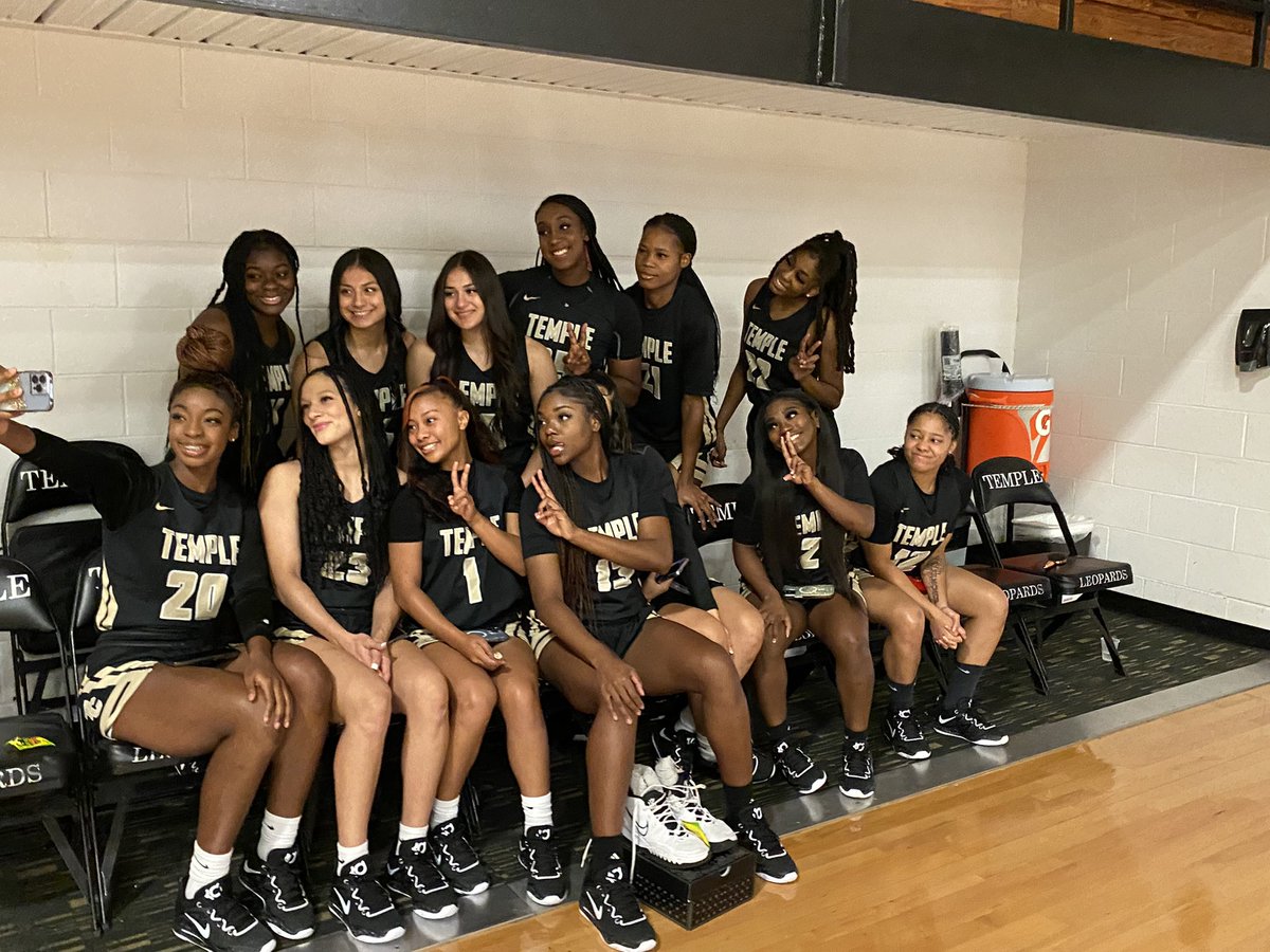 SMILE FOR THE CAMERA‼️ It’s media day for the Leps 📸