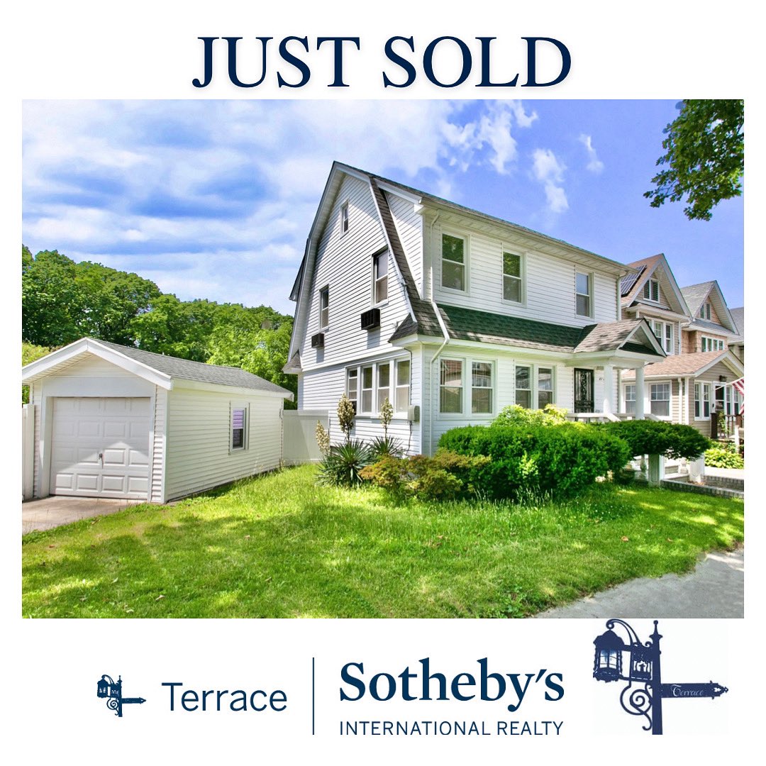 TerraceSIR's tweet photo. Another Successful Co-Broke! 
This #ForestHills #Colonial With Huge #BackYard ..#JustSold!! 
#Congratulations @bruce_in_thegardens 
📍 87-05 69th Avenue, Forest Hills Queens, NYC

 #ForestHillsNY #Queens #NYC #NewYork  #ForestHillsGardensNY #QueensNYRealEstate #QueensHomesForSale https://t.co/MpF2cQBd4n