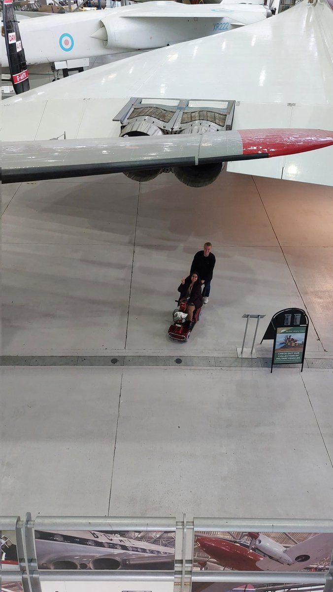 Christos Genakos tweet media