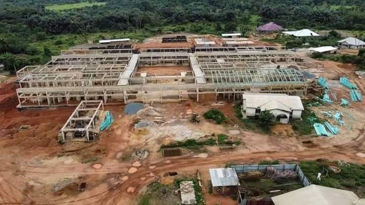 dtadomako's tweet photo. Agenda 111 projects progressing steadily in Asuogyaman District . 
#BuilidingGhanaTogether https://t.co/K3JtUS60X6 https://t.co/AV2JL1X9Ue