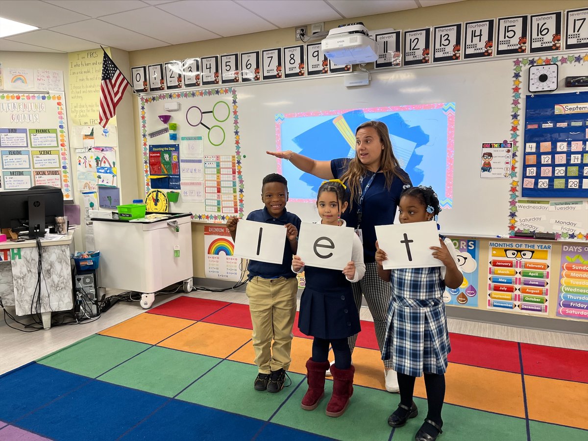 FoxboroughRCS's tweet photo. One sound at a time! Miss McGrathโs 1st graders are working hard in phonics. During this activity, the students were doing some chaining! #Enter2Learn #Exit2Lead #EdThatAddsUp #WeAreFRCS https://t.co/i7iuSrnqSx