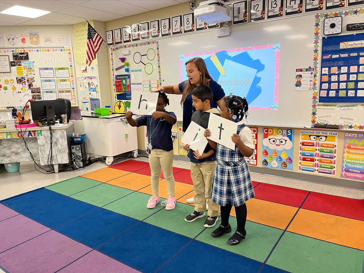 FoxboroughRCS's tweet photo. One sound at a time! Miss McGrathโs 1st graders are working hard in phonics. During this activity, the students were doing some chaining! #Enter2Learn #Exit2Lead #EdThatAddsUp #WeAreFRCS https://t.co/i7iuSrnqSx
