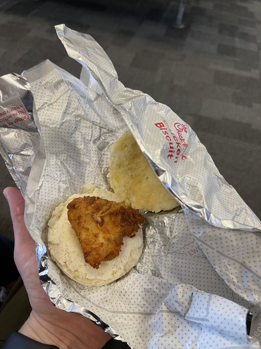 sushisNsashimis's tweet image. @ChickfilA you should be ashamed of the location in the DFW airport. This isn’t how you became known so affectionately as “The Lord’s chicken”
#0Stars