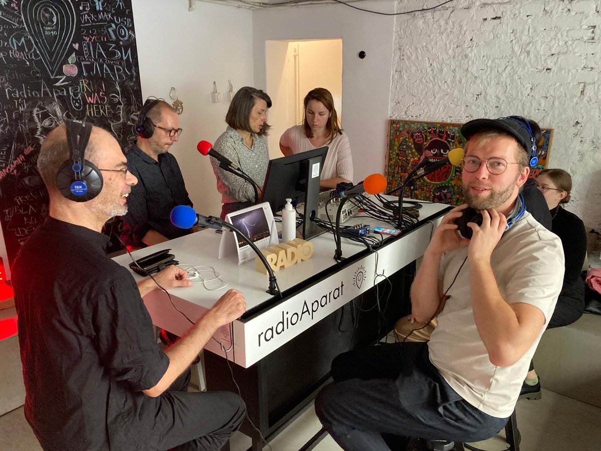 Onze adviseur <a href="/albert_meijer/">Albert Meijer</a> was vandaag te gast bij 
<a href="/RadioAparat/">radioAPARAT</a> in Belgrado, om te vertellen over #CreativeEurope en onze workshop <a href="/IETM/">IETM</a>  International network for contemporary performing arts
ism Servië, Letland, Griekenland en Slovakije.