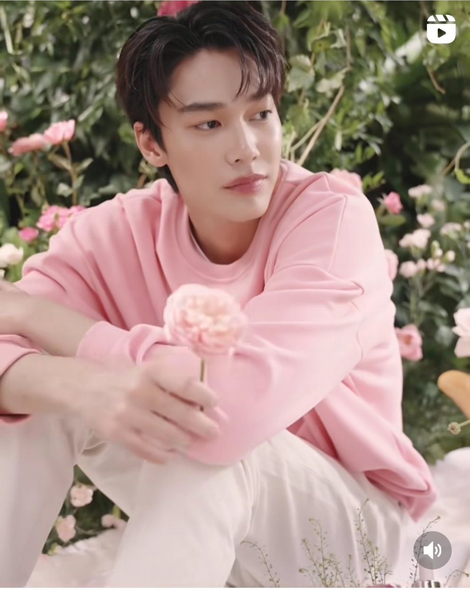 chocolatecold11's tweet photo. ดิวในโทนชมพู ดูสดใสมากฮับ 😃
#dew_jsu
#KerataseThailand #Keratase #KerataseGenesis #NeverBeAfraidOfFalling https://t.co/aSzvC5xpVX
