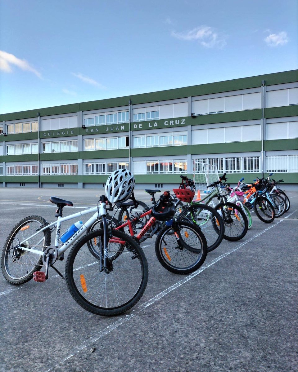Colegiojuancruz's tweet photo. Hábitos saludables, convivencia y actividad física. 
Día europeo del deporte escolar en @Colegiojuancruz #leonesp #ESSD2022 #BeActive @eusport @educacondeporte https://t.co/7saDzWRgiF
