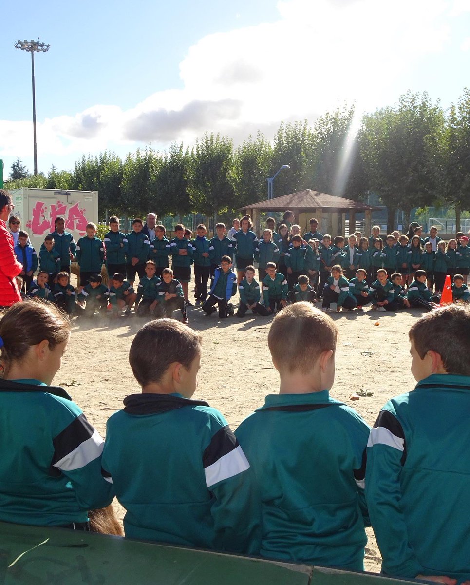 Colegiojuancruz's tweet photo. Hábitos saludables, convivencia y actividad física. 
Día europeo del deporte escolar en @Colegiojuancruz #leonesp #ESSD2022 #BeActive @eusport @educacondeporte https://t.co/7saDzWRgiF