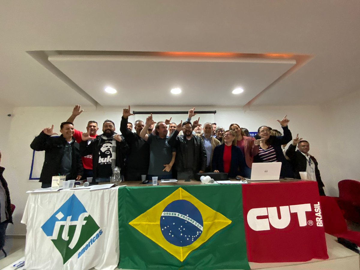 ITF_Americas's tweet photo. #Brasil 🇧🇷 

No día 28/09, a #ITF e as organizações sindicais da @fentac_cut, #STCLA, @Sintratac2010, #ACAV e a #Fetaap, assinaram um  Memorando de Entendimento para criar um Grupo de Colaboração e monitorear a fusão de Avianca, Gol, Viva e Air Colombia

#SomosITF https://t.co/jYk2iMwk89