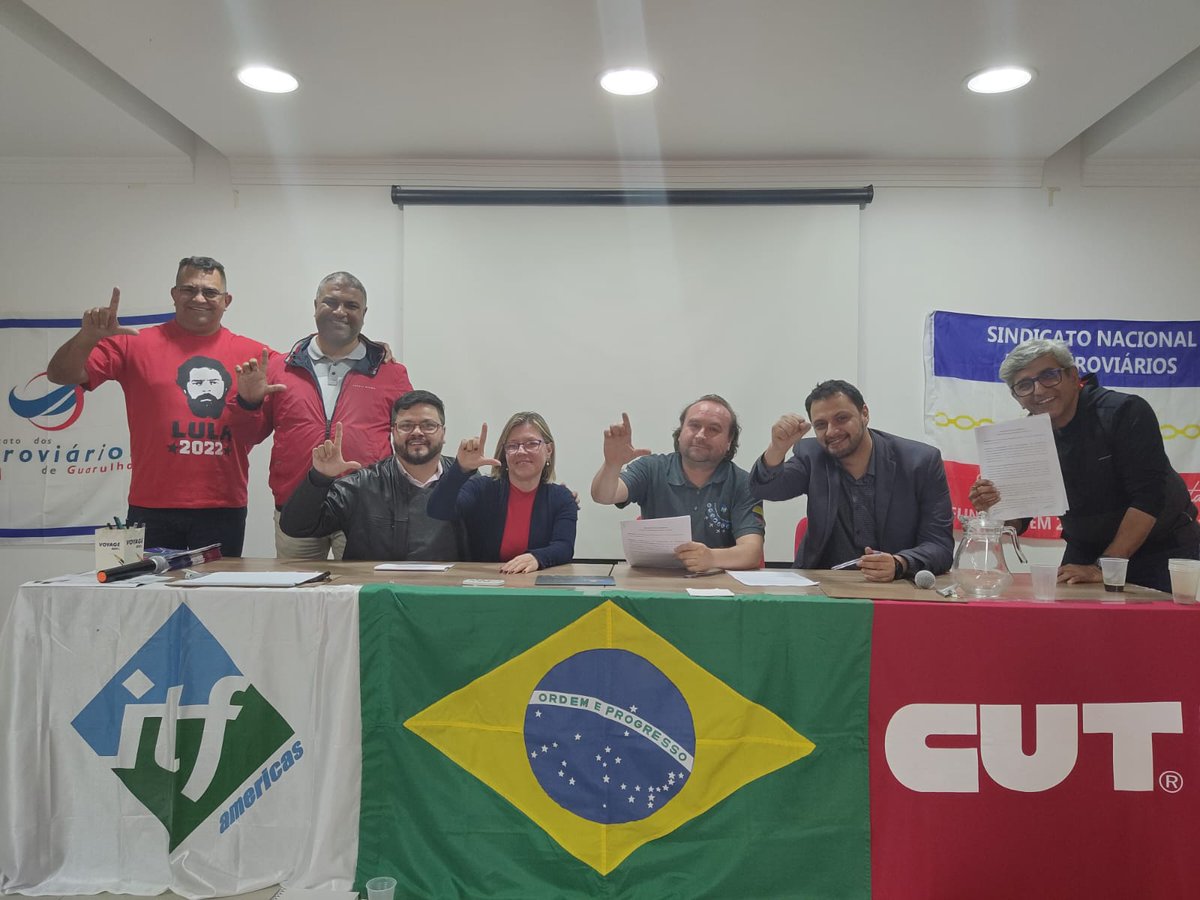 ITF_Americas's tweet photo. #Brasil 🇧🇷 

No día 28/09, a #ITF e as organizações sindicais da @fentac_cut, #STCLA, @Sintratac2010, #ACAV e a #Fetaap, assinaram um  Memorando de Entendimento para criar um Grupo de Colaboração e monitorear a fusão de Avianca, Gol, Viva e Air Colombia

#SomosITF https://t.co/jYk2iMwk89