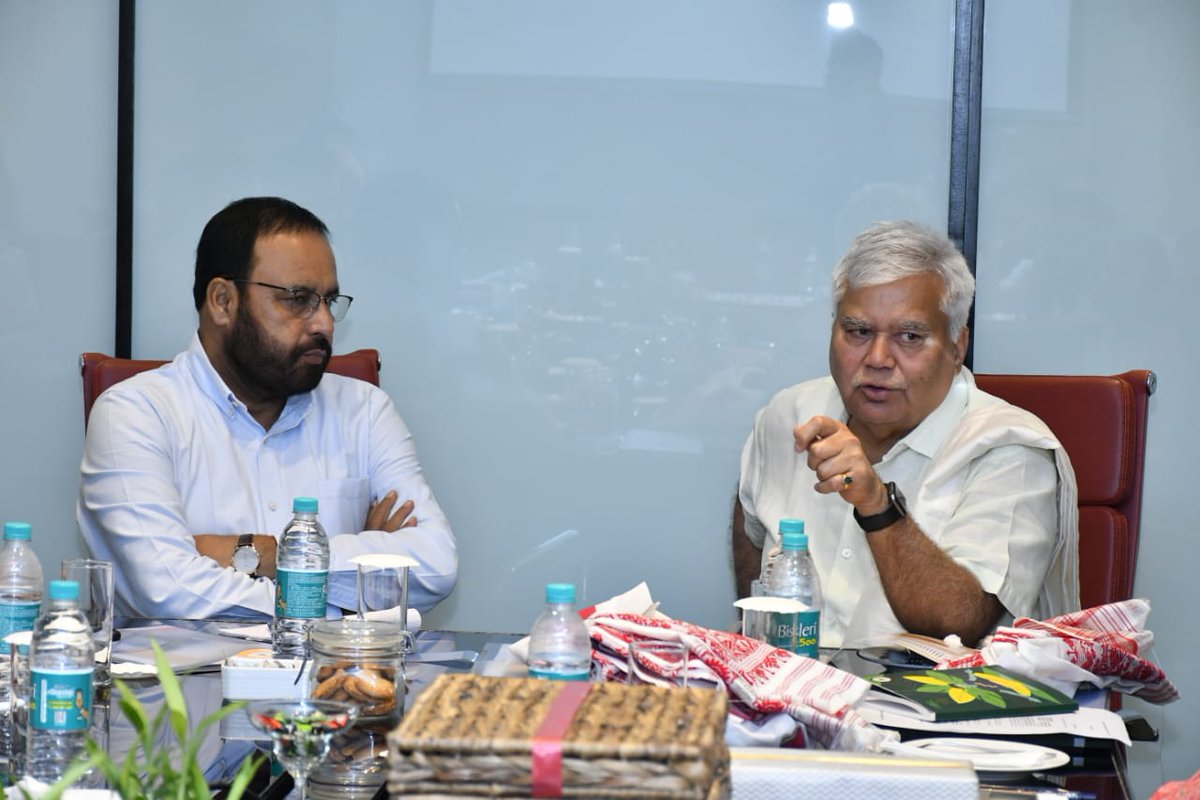 keshab_mahanta's tweet photo. Had a fruitful discussion on #PMJAY and #ABDHM in a meeting with CEO NHA Shri R.S. Sharma this evening at @VivantaGuwahati. 
The meeting was also attended by CEO SHA, MD NHM, Dy. Director NHA &amp; Dy. CEO SHA.
@himantabiswa 
@CMOfficeAssam
@AyushmanNHA
#AyushmanBharatDigitalMission https://t.co/pnRZx88A8T