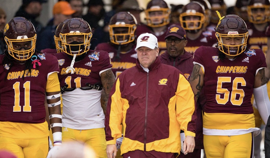 jakegrimm13's tweet photo. After a great conversation with @CoachCalley21 I am very blessed to receive an offer from Central Michigan University🔴🟡 @gahannafootball @wcvlachos @MZordich @DJRSwework https://t.co/sgcYgD5NA4