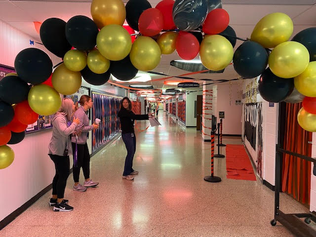 WaukeshaNorth1's tweet photo. Each grade level at North decorated a hallway Thursday night as part of Homecoming Week! The winning hallway will be announced at today's Pep Rally! Special thanks to Dr. Sebert for joining our judging panel this morning! https://t.co/YXYmoj33Hz