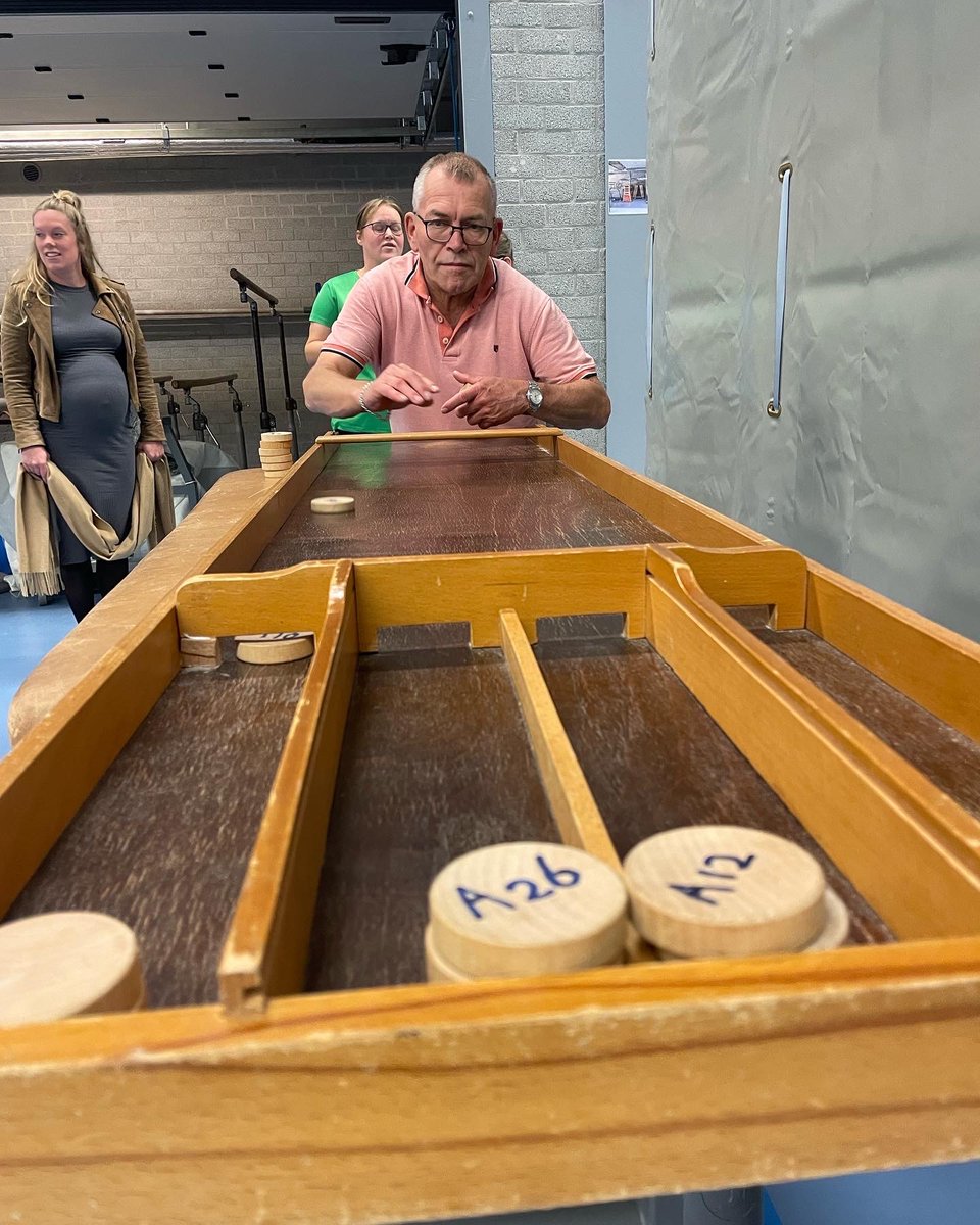 b2gveluwe's tweet photo. De laatste sportavond van September alweer! We hebben de maand afgesloten met oud Hollandse spelletjes en Balsport. https://t.co/PrlEonbyBc