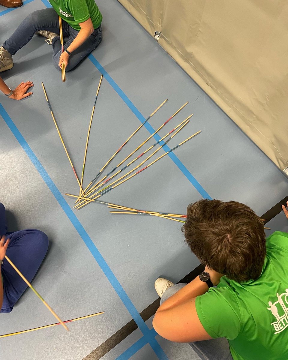 b2gveluwe's tweet photo. De laatste sportavond van September alweer! We hebben de maand afgesloten met oud Hollandse spelletjes en Balsport. https://t.co/PrlEonbyBc