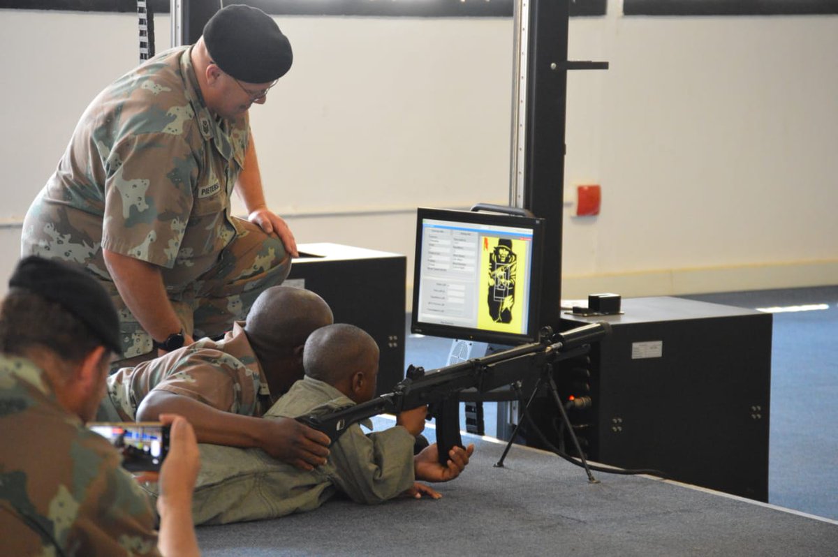 SANDF_ZA's tweet photo. READ || SA Army || School of Armour Gives Hope.

https://t.co/hZ3aOmCuAC

#SANDF
#SAArmy
#SAArmourFormation https://t.co/WmMDtJ3qRZ