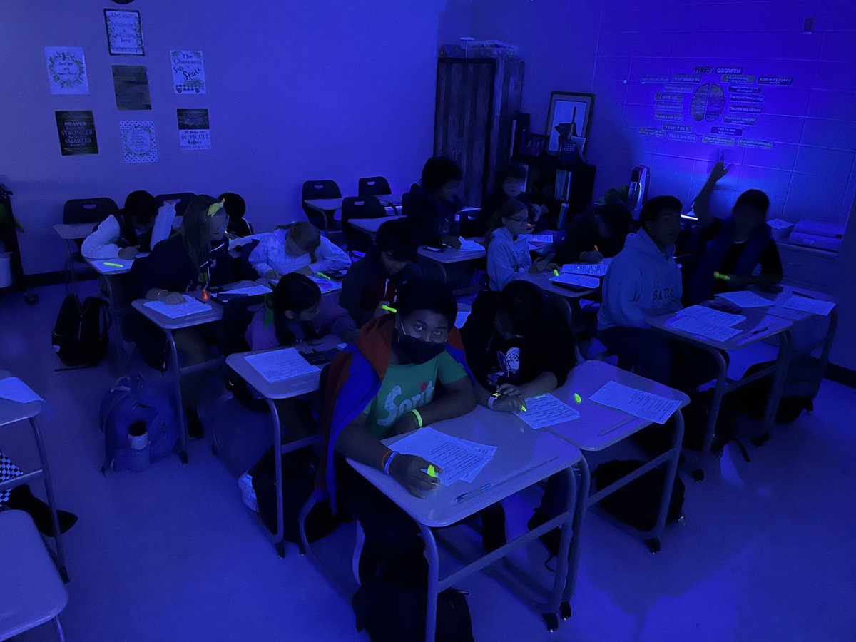 MrsTravisMath's tweet image. Accelerated Math Review by black light!  @DrakesCreekMS #glowmath