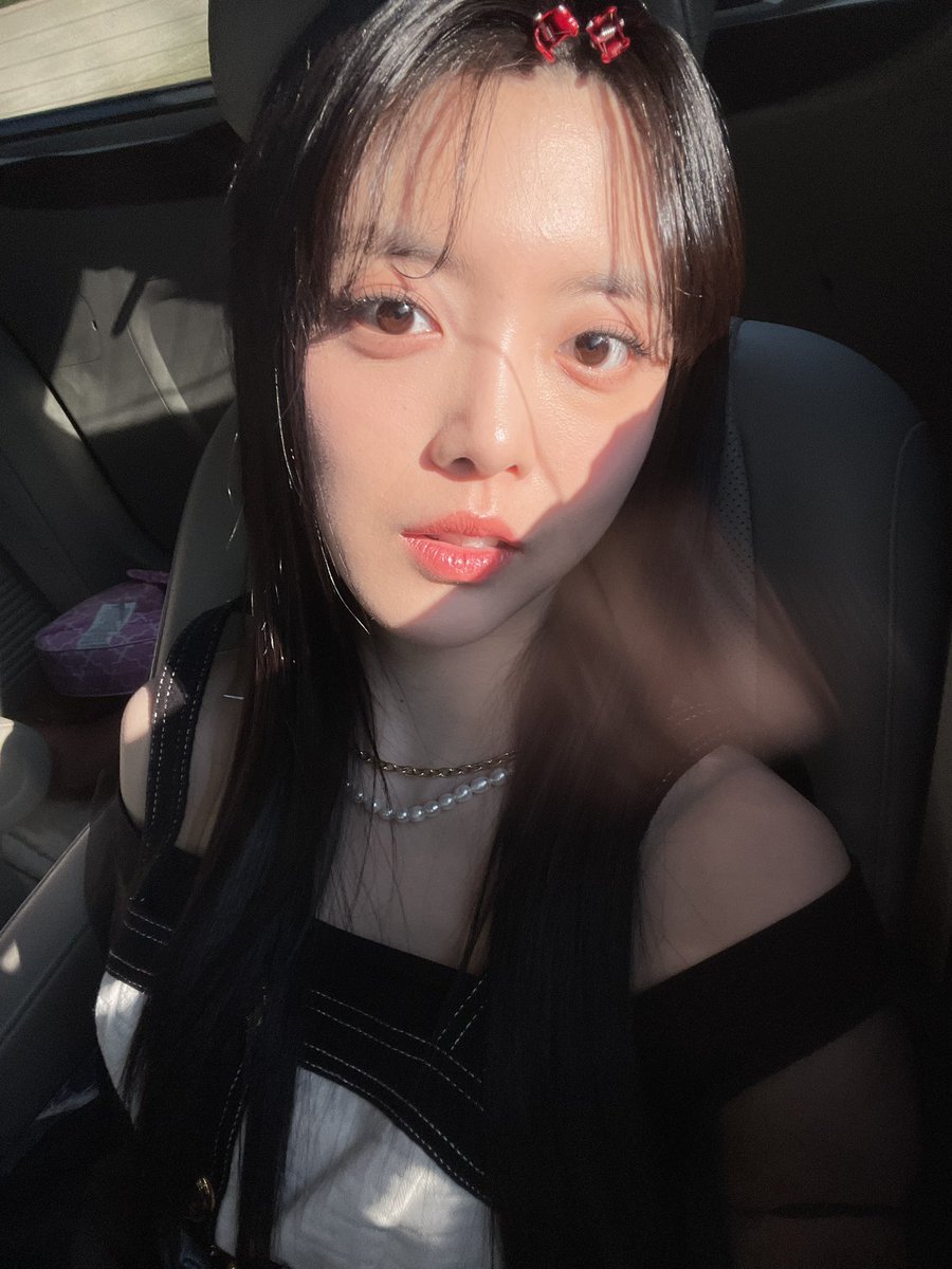 오늘 날씨도 좋았고 키링도 좋았다😁
다들 조심히 올라가고! 
오늘 와줘서 고마워요🥰😭
차는 정차중!

#지수연 #☁️