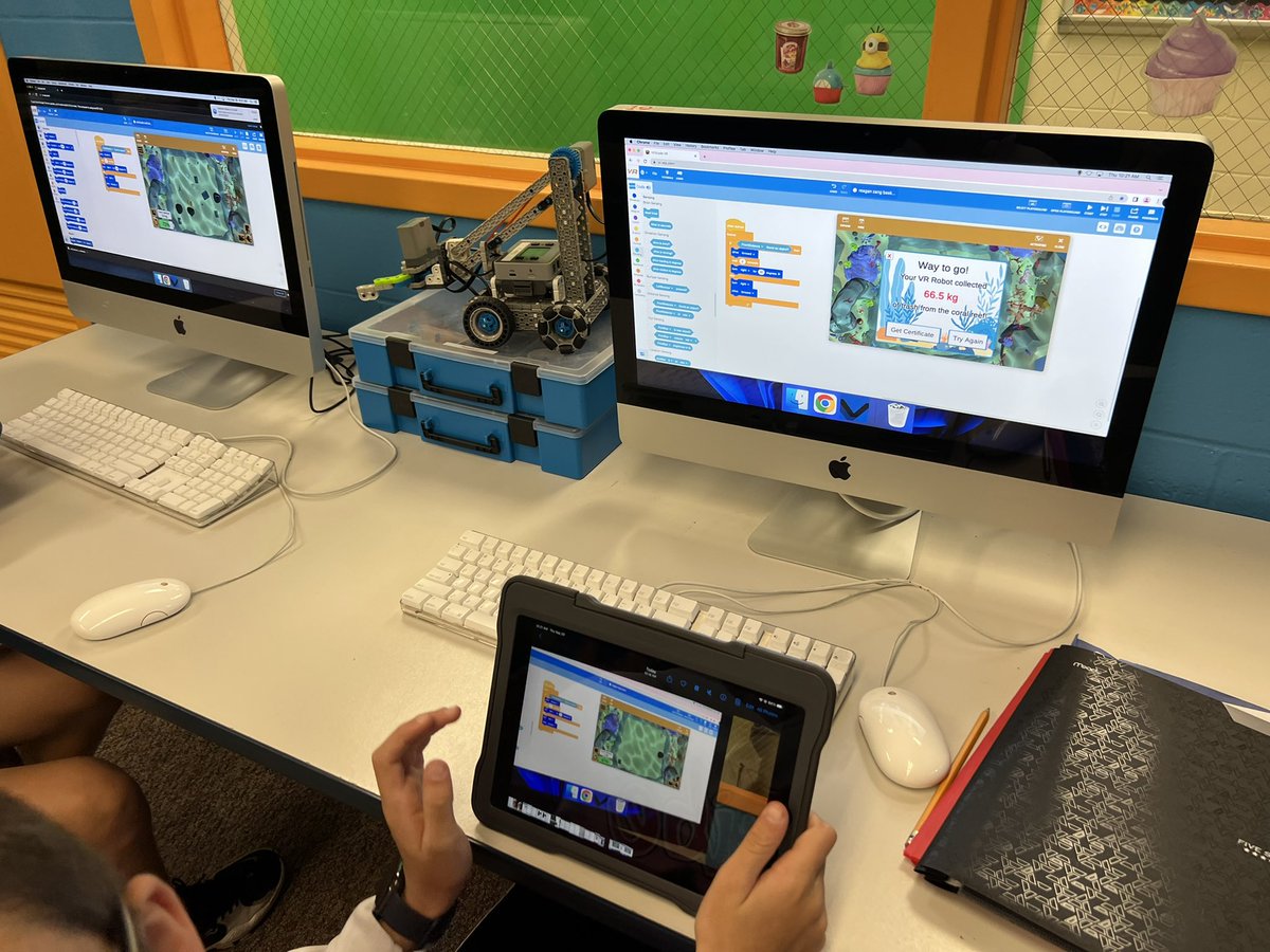 MrChrisFoster's tweet photo. Todays 6th grade Virtual Robot challenge using @VEXRobotics #CoralReefChallenge #DiskMoverChallenge #DiskMazeChallenge @EFMSWarriors @MrChairge @VictoriaLojek @DrToddKeruskin @keithkonyk @EFEAteaches https://t.co/4Y5BghFmKP