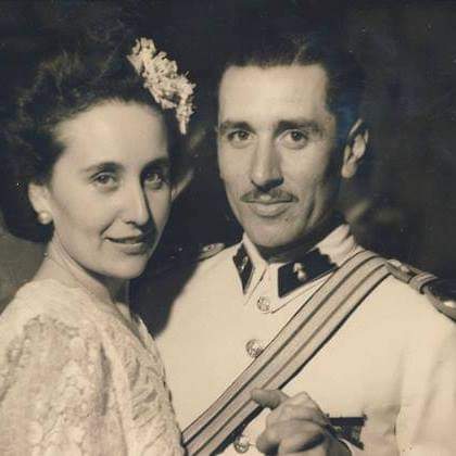 RolandoSolisG1's tweet photo. En memoria de Carlos Prats y Sofía Cuthbert 🌹 

El 30 de septiembre de 1974, en una calle céntrica de Buenos Aires, la Dirección de Inteligencia Nacional (DINA) concretó un atentado en contra del ex comandante en jefe del Ejército de Chile, Carlos Prats y esposa Sofía Cuthbert https://t.co/kOi4HkH8xd