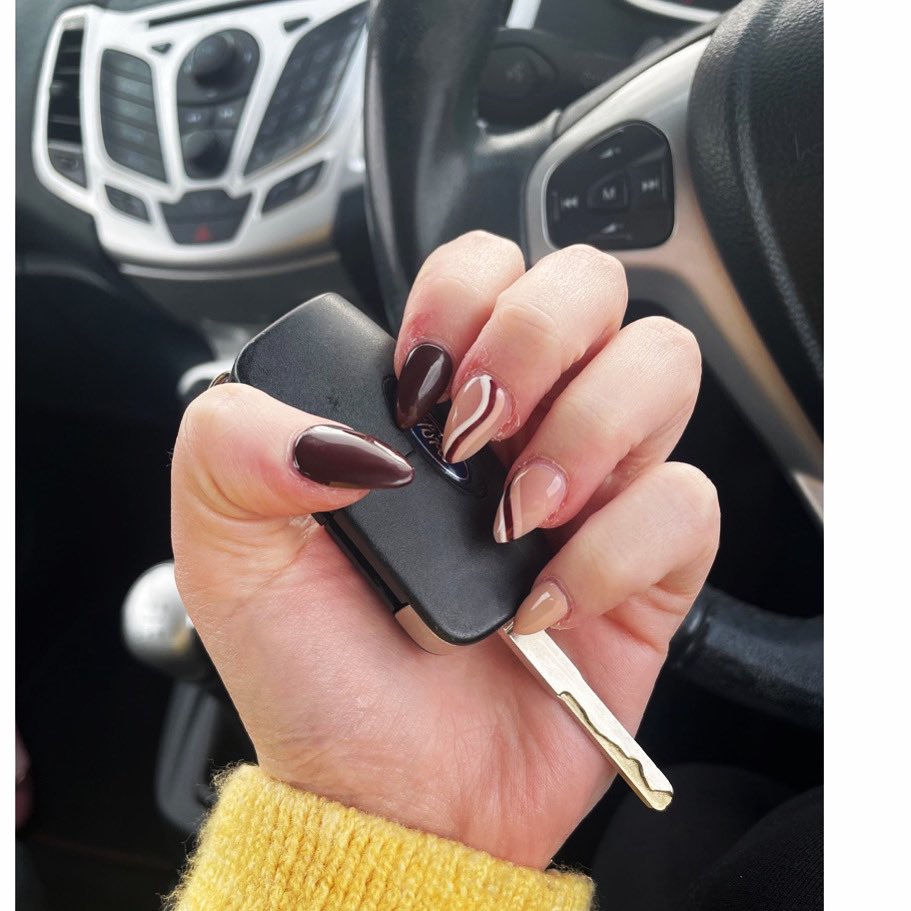 cherylsmithh94's tweet photo. Autumn nails!💅🍂 https://t.co/vBHSOMGDpl