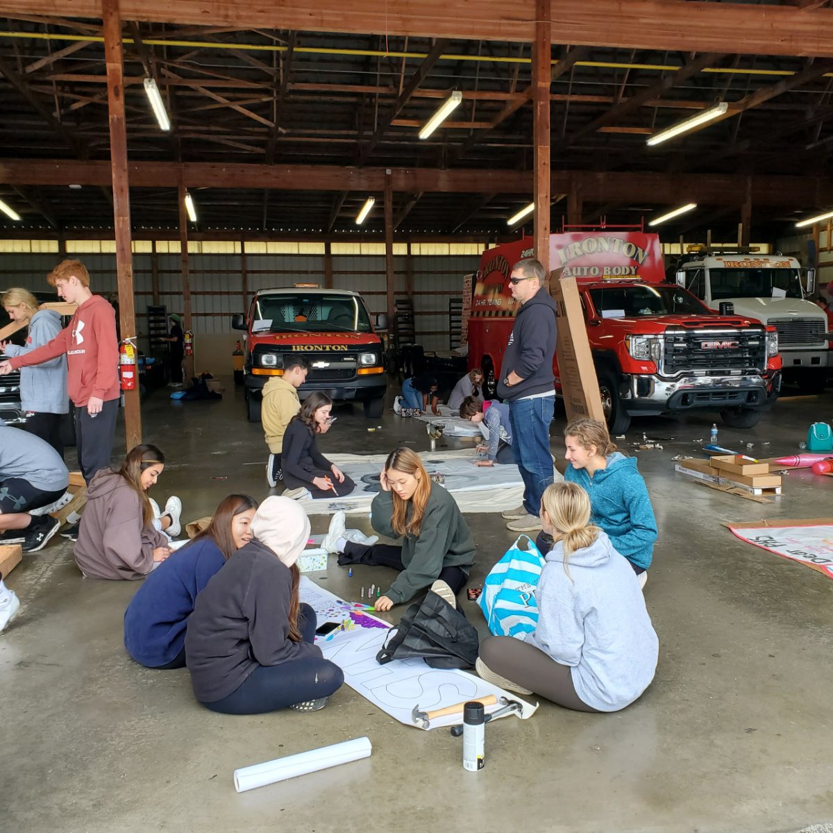 Stavenski's tweet image. It’s Float Building Day! Lots of amazing work in progress for tonight’s parade at halftime! #Homecoming #FloatBuilding #SchoolSpirit #ParklandPride
