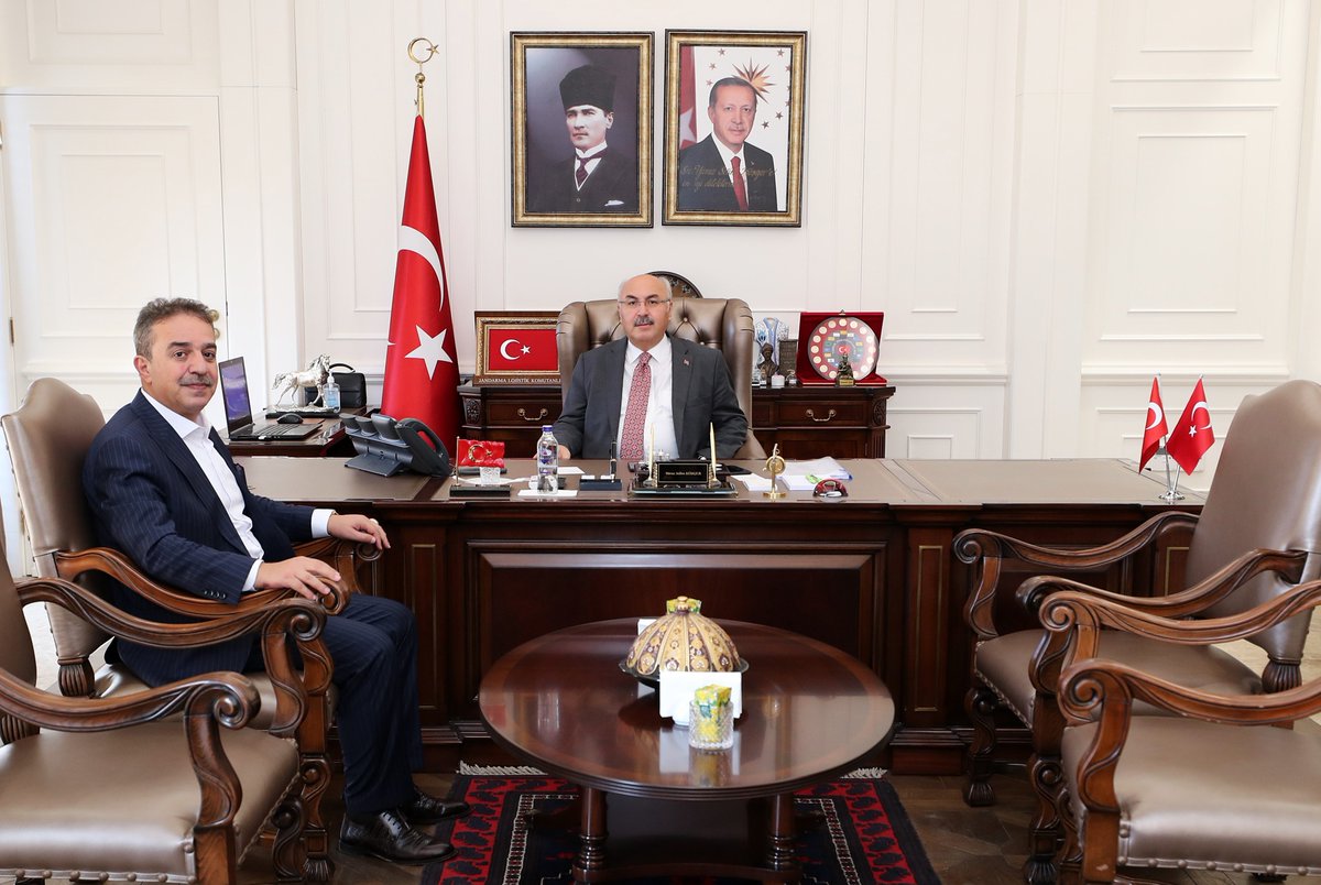 T.C. İzmir Valiliği (@izmirvaliligi) on Twitter photo Valimiz Sayın <a href="/yskosger/">Yavuz Selim KÖŞGER</a>; İçişleri Bakan Danışmanı <a href="/fevzisevgili/">FEVZİ SEVGİLİ</a>'nin ziyaretini makamında kabul etti. Valimiz Sayın <a href="/yskosger/">Yavuz Selim KÖŞGER</a>; İçişleri Bakan Danışmanı <a href="/fevzisevgili/">FEVZİ SEVGİLİ</a>'nin ziyaretini makamında kabul etti.